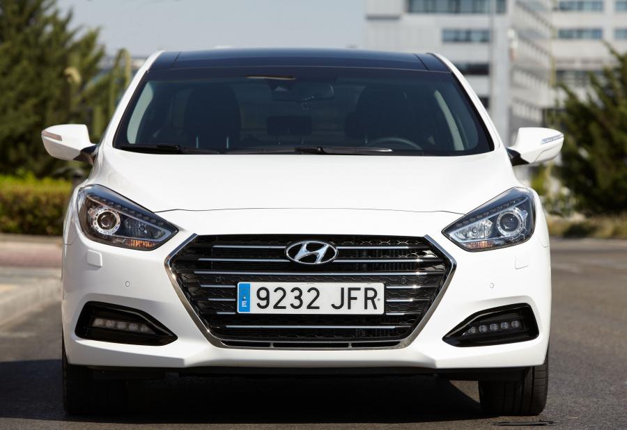  Hyundai i40 Sedan 2015 года  (фото 8 из 16)